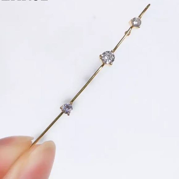 Ear Wrap Crawler Hook Earring (1 pc.) - Picture 3 of 4
